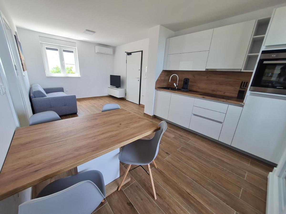 Apartmani Adria นิน ภายนอก รูปภาพ